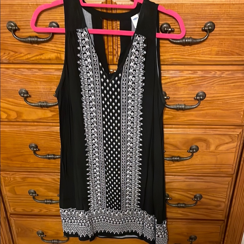 Black and White Embroidered Sleeveless Dress